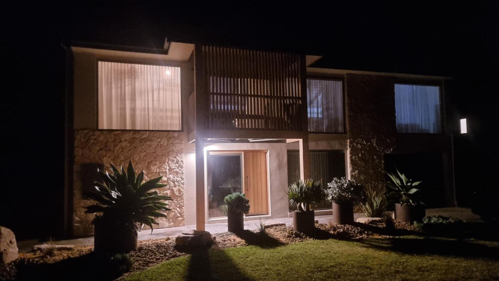 Sunsets On Martyrs Coastal Luxury Beach House Peterborough Exterior photo